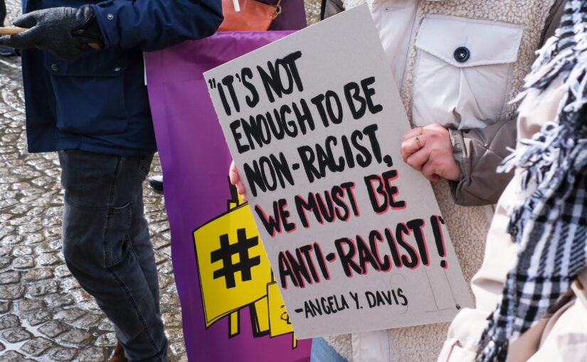 Lesmateriaal Tegen racisme en discriminatie